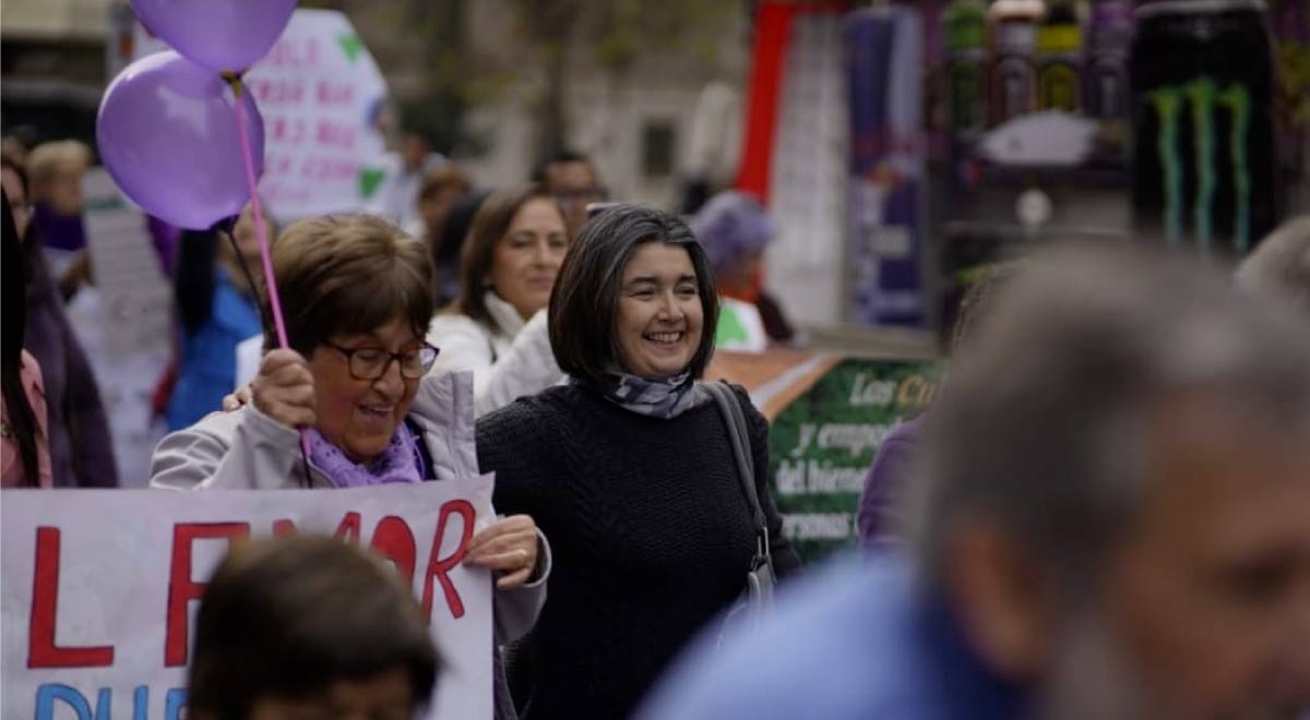  El jueves 26 de septiembre a las 10:00 de la mañana se realizará la caminata Chile No te Olvida. El propósito es generar conciencia respecto a los pacientes de Alzheimer y otro tipo de demencias, como también apoyar a sus cuidadores. 