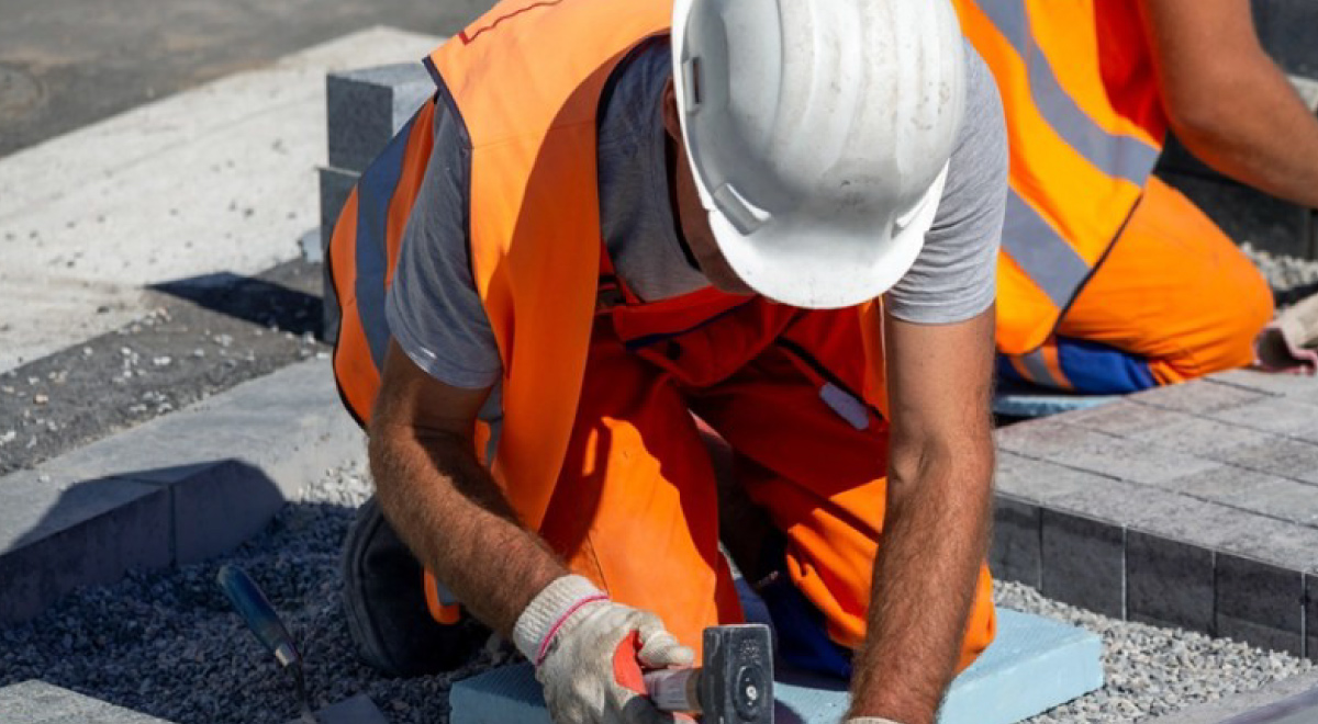 Este emprendimiento chileno trae a nuestro país una tecnología que transforma prendas de vestir en escudos de frío para soportar intensas olas de calor y evitar las miles de muertes que se registran cada año por este motivo.