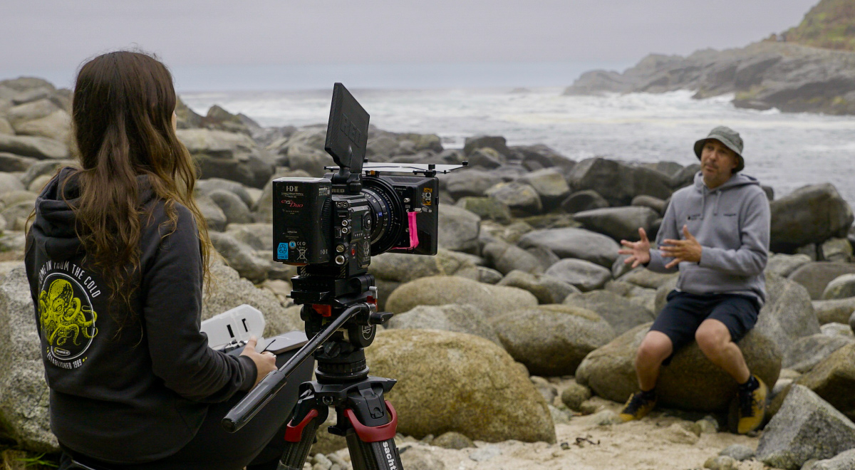  Producida por fundación Capital Azul, esta serie documental entrega testimonios de pescadores y pescadoras que trabajan por la protección de los océanos y específicamente de los refugios marinos. 