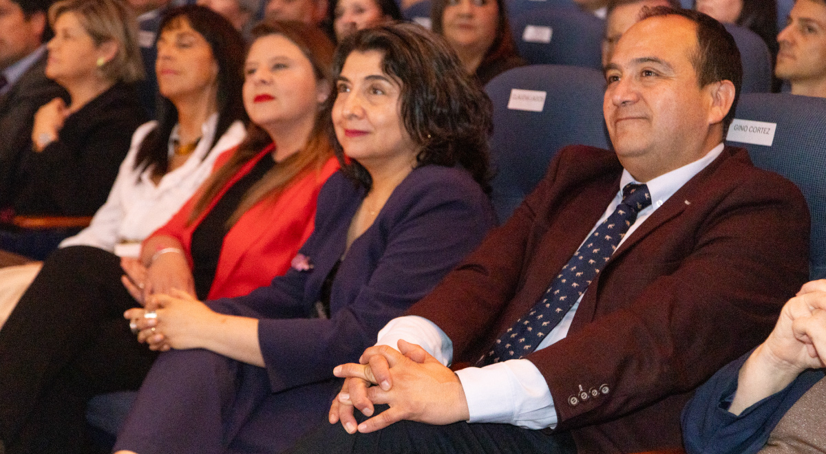  En su tercera versión, este reconocimiento es entregado por Fundación Impulso Docente con la colaboración de El Mercurio y Fundación Mustakis. 