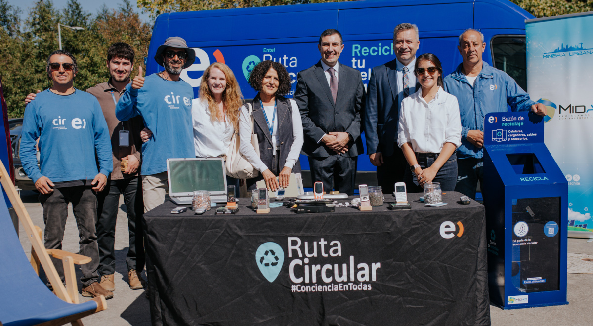  En Chile se generan más de 200 mil toneladas de residuos electrónicos al año, pero solo una pequeña fracción se gestiona adecuadamente. Frente a este desafío, Entel, junto a Kyklos y Midas, relanza su iniciativa “Ruta Circular”, que recorrerá el país para fomentar el reciclaje, la reutilización y la valorización de dispositivos en desuso.